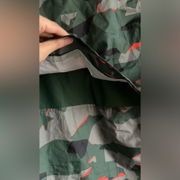 NIKE NSW CAMO WINDBREAKER size small - Picture 12 of 14